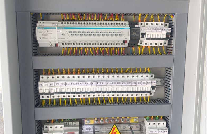 تابلو برق خانه هوشمند اینترا